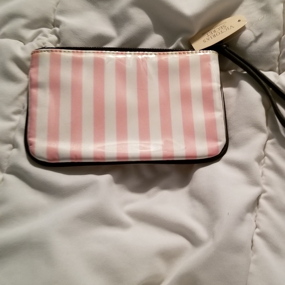 NWT VICTORIA SECRET WRISTLET - Picture 2 of 2